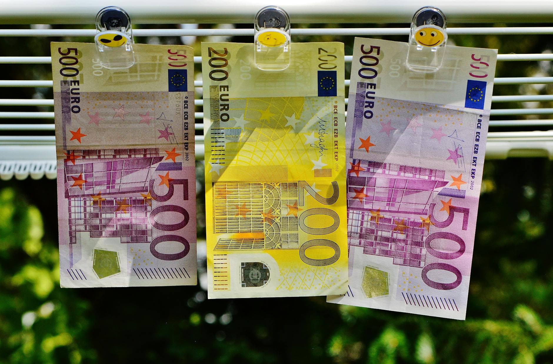 Renten steigen zum 1. Juli: Mehr Geld für Rentnerhaushalte, Streit um die Finanzierung