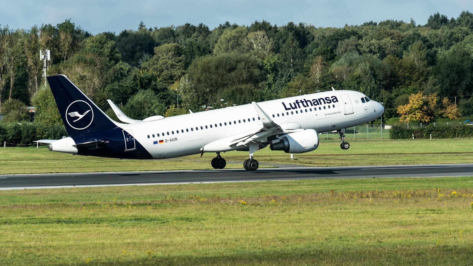 Drohnen über Flughäfen: Wiederholte Sperrungen befeuern Streit um Zuständigkeiten – Symbolbild