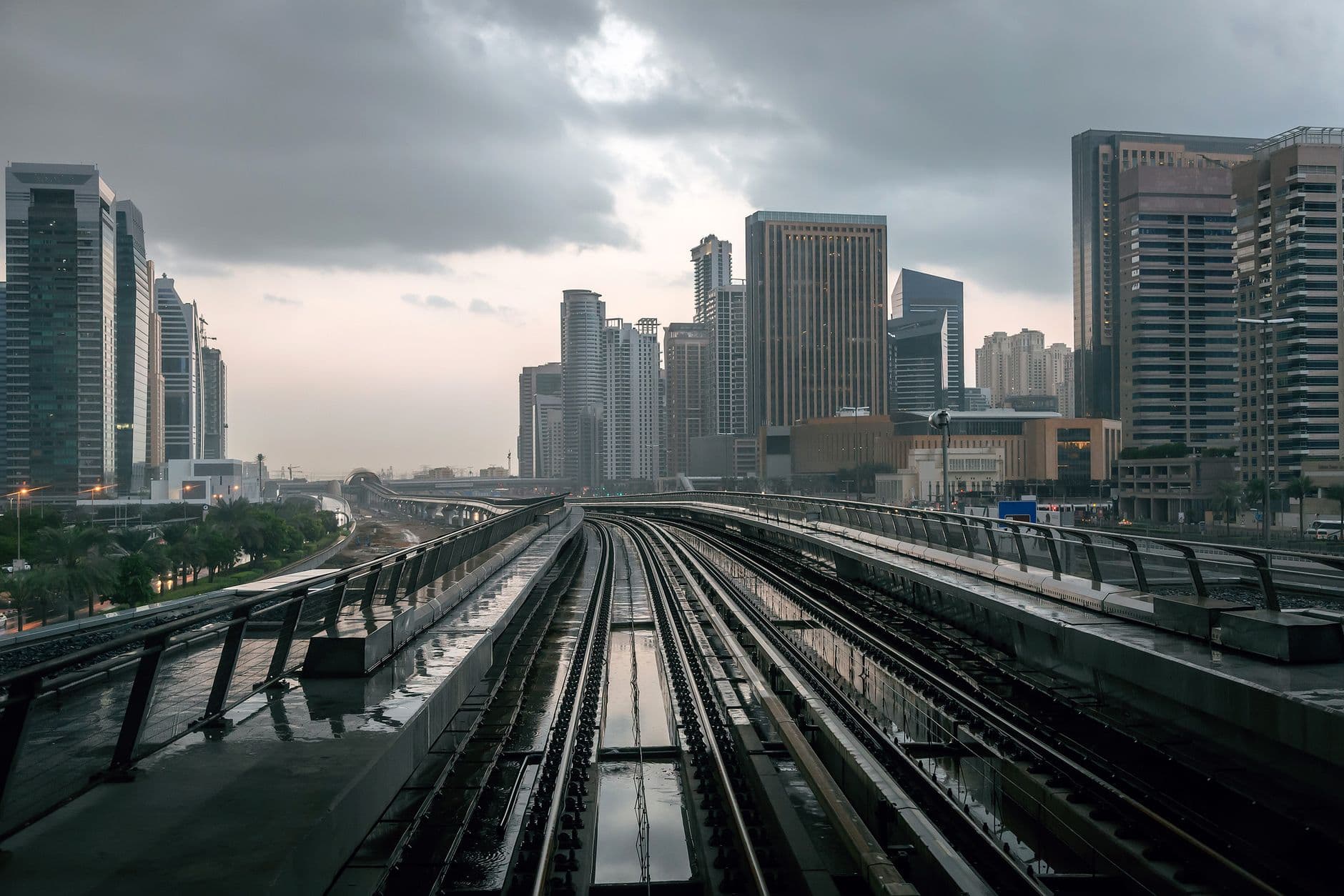 Unwettersommer 2026: Meteorologen warnen vor Starkregen, Bahn passt Fernverkehr an