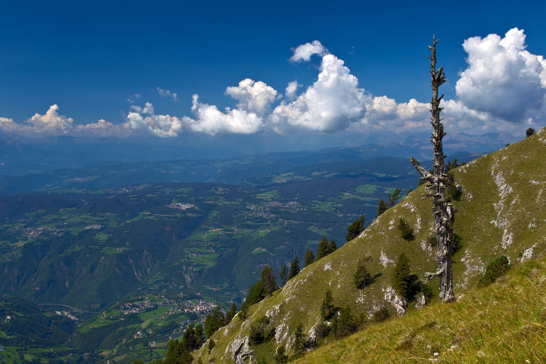 Überfüllte Alpenrouten: Tourismusregionen erproben Lenkungskonzepte für die Wandersaison 2026