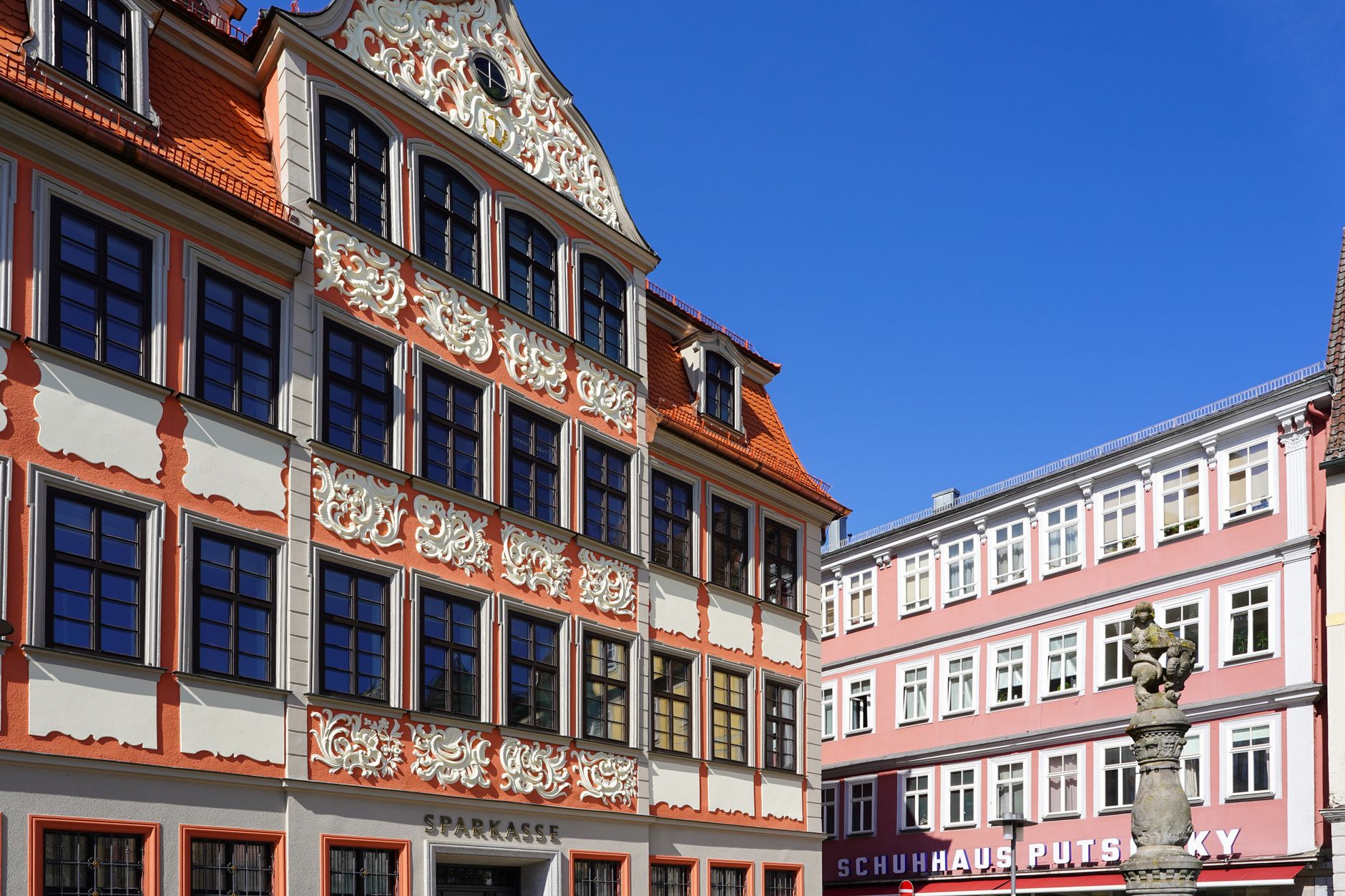 Warum Volksbanken und Sparkassen Filialen auf dem Land schließen